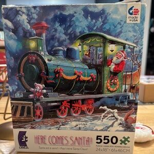 Here Comes Santa! Puzzle - 550 Pieces - Multicolor